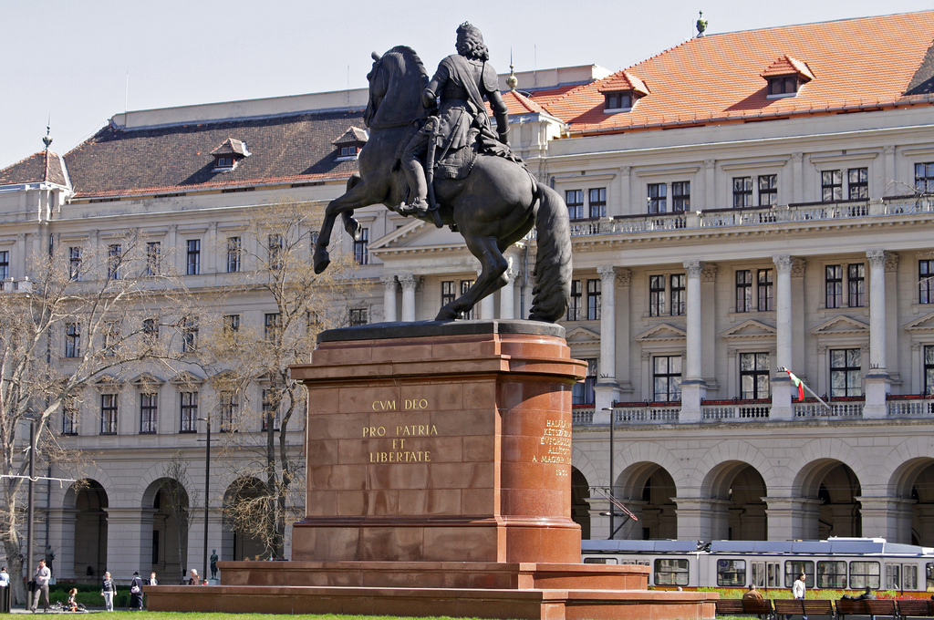 Square Kossuth Lajos, Budapest