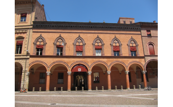 Corte Isolani, Bologna: All Year