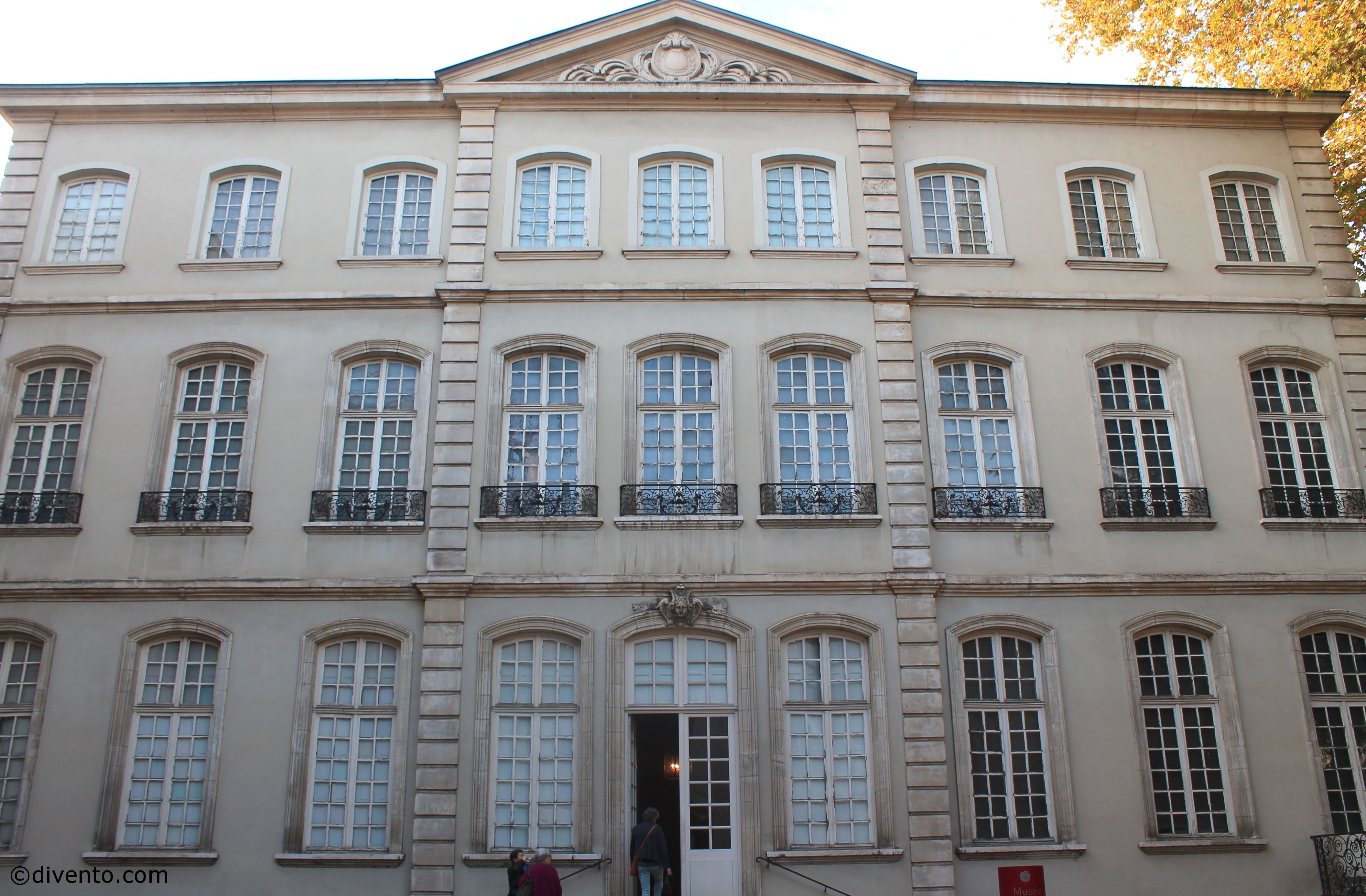 Musée des tissus et des arts décoratifs, Lyon: All year