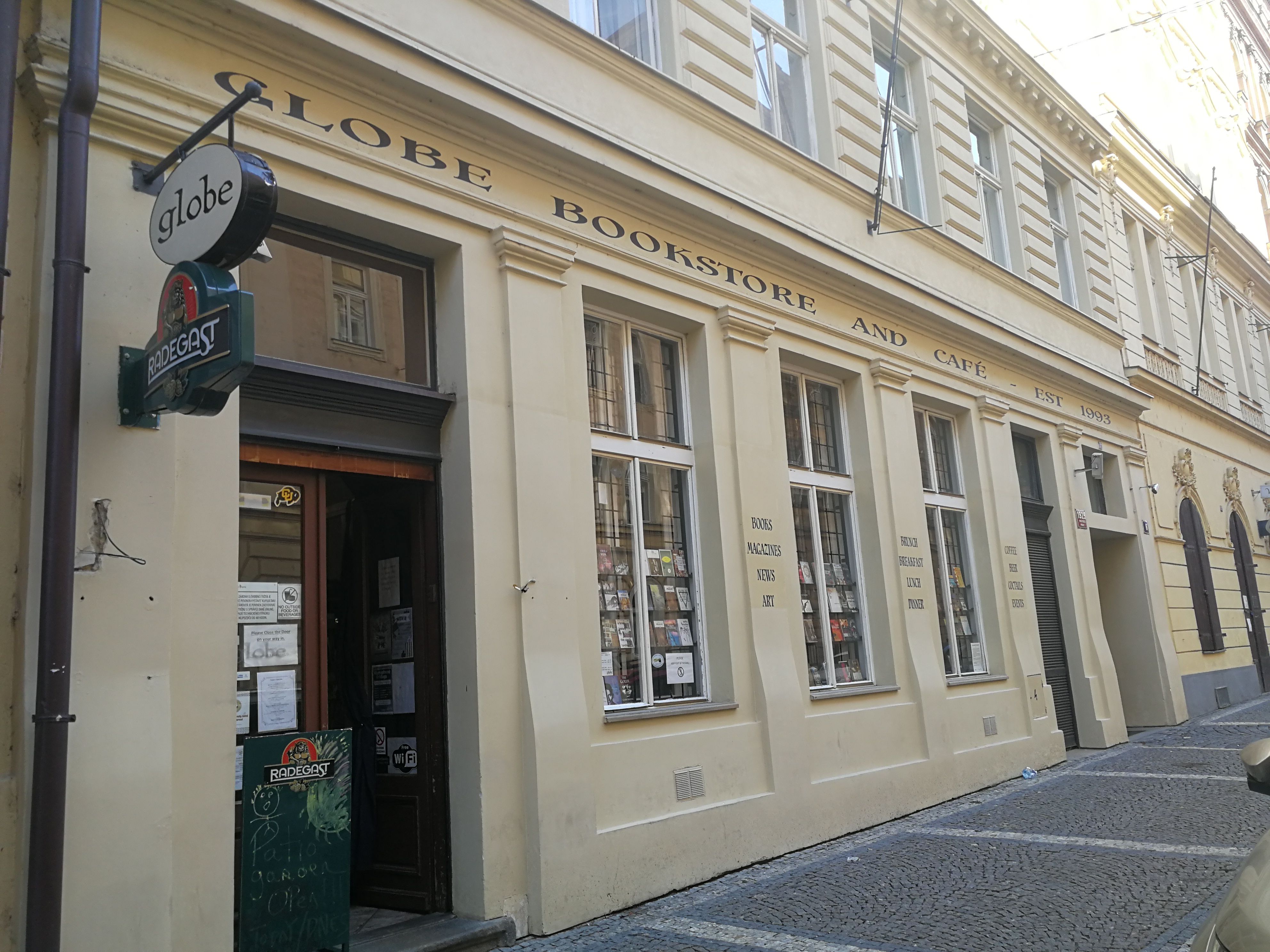 Globe Bookstore and Cafe, Prague