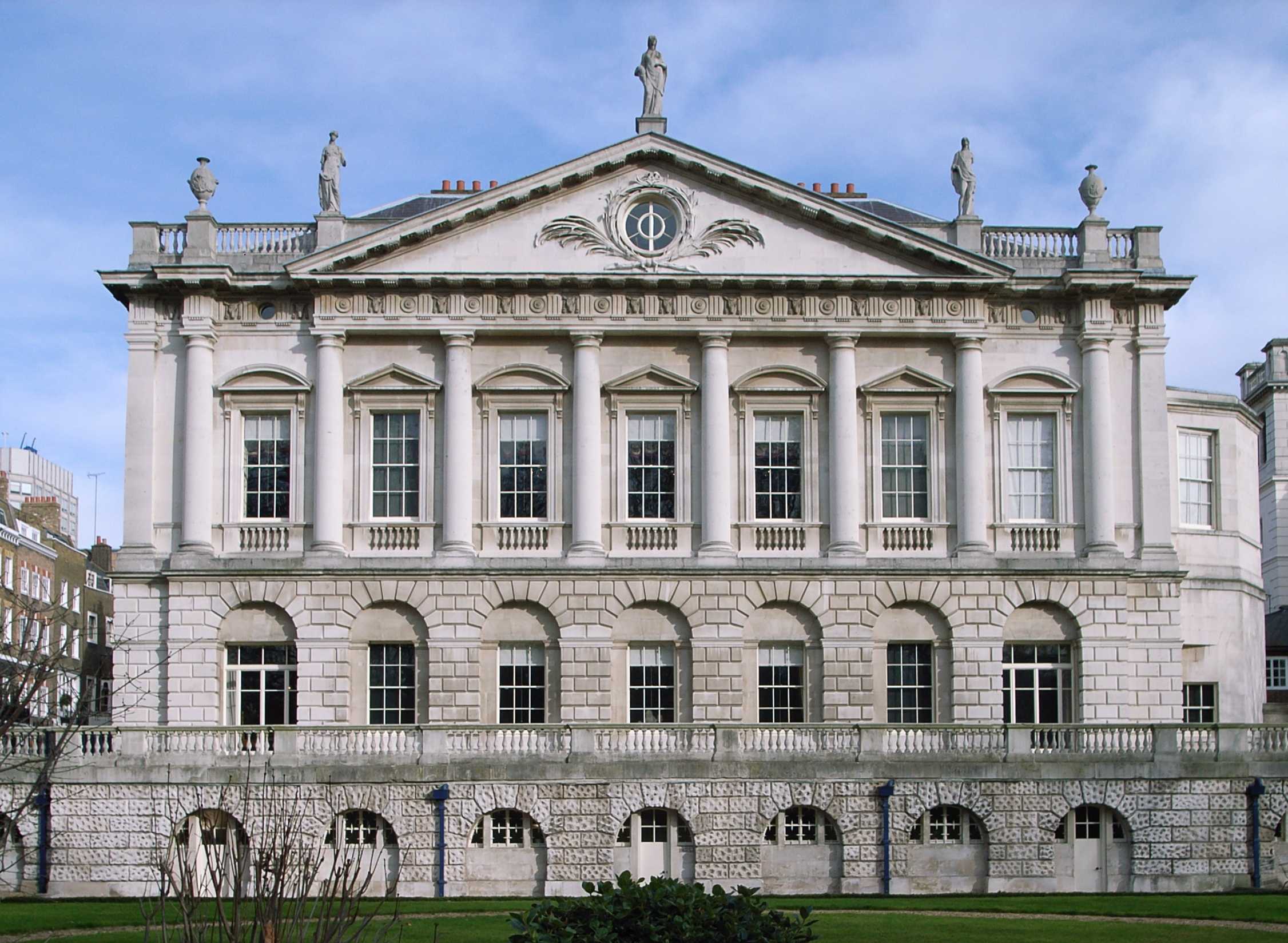 Классицизм сооружения. Спенсер Хаус особняк. Спенсер Хаус в Лондоне. Дворец Бёргли-Хаус. Архитектура классицизм 17 18 века Европа.