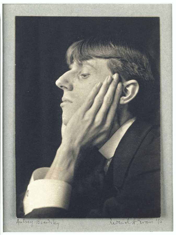 Frédérick Evans (1853-1943) The illustrator Aubrey Beardsley, side view, chin in hands 1895 Platinum print  H. 15; W. 10 cm  Paris, Musée d'Orsay  ©DR - RMN (Musée d'Orsay) / Christian Jean