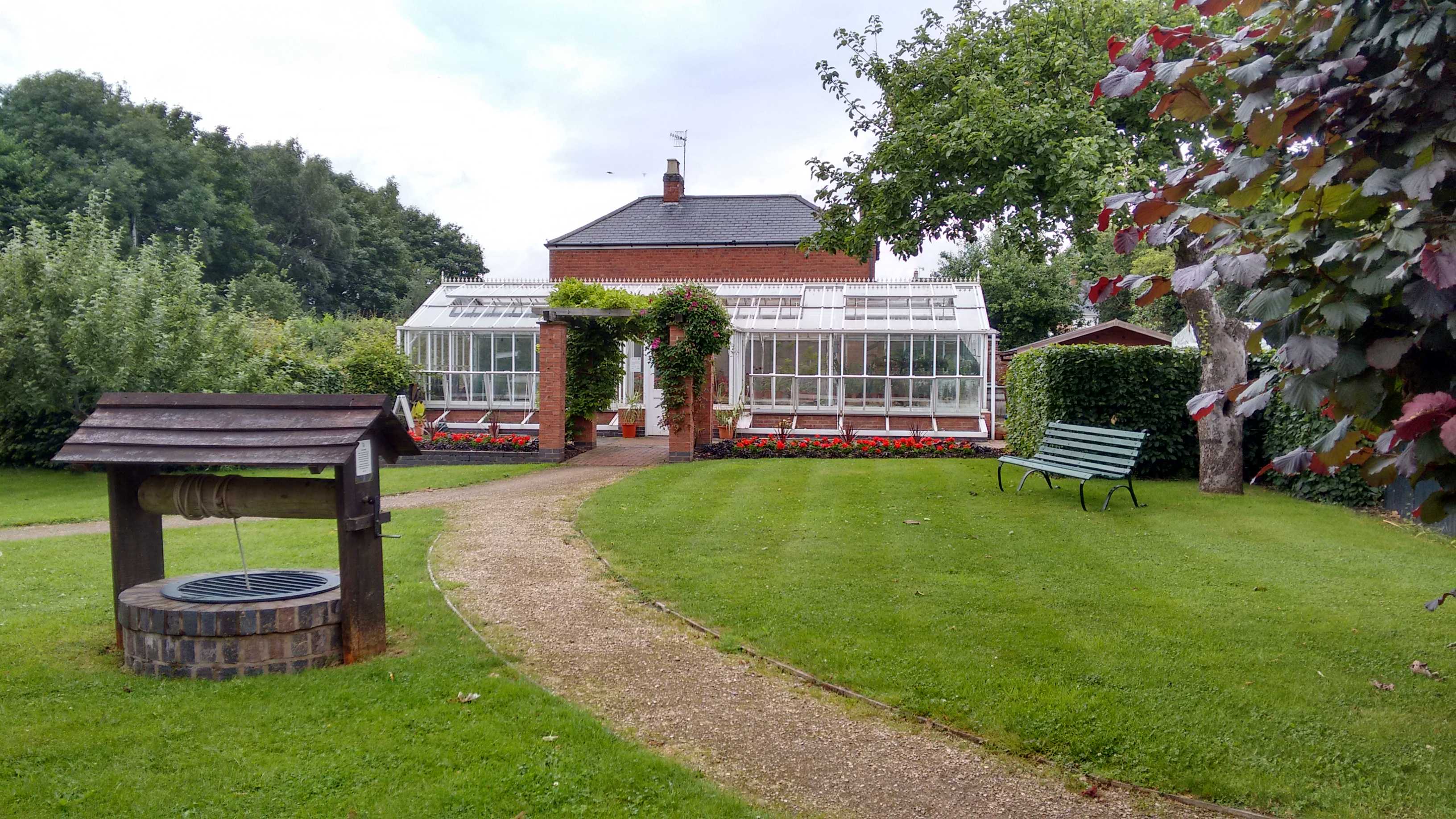Hill Close Gardens Trust, Warwick