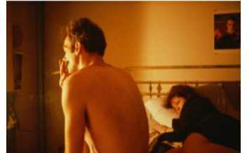 Nan Goldin Nan and Brian in bed, New York City, 1986 de la série “The Ballad of Sexual Dependency” Tirage Cibachrome Collection MEP, Paris © Nan Goldin, courtesy Marian Goodman Gallery