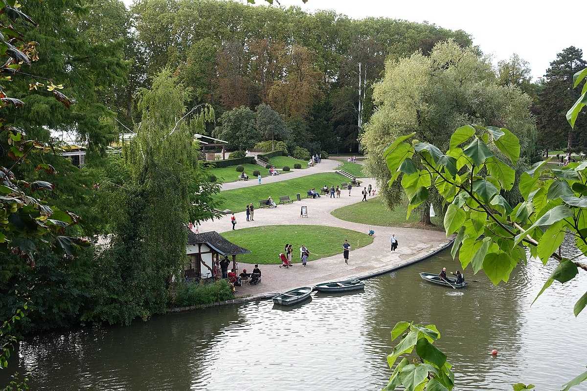 https://commons.wikimedia.org/wiki/File:Parc_de_l%27Orangerie_@_Strasbourg_(31746229648).jpg#/media/File:Parc_de_l'Orangerie_@_Strasbourg_(31746229648).jpg 