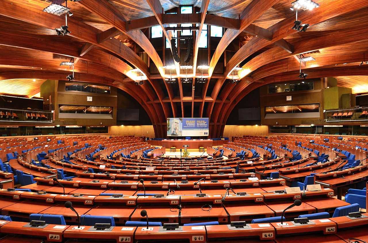 https://commons.wikimedia.org/wiki/File:Plenary_chamber_of_the_Council_of_Europe%27s_Palace_of_Europe_2014_01.JPG#/media/File:Plenary_chamber_of_the_Council_of_Europe's_Palace_of_Europe_2014_01.JPG 