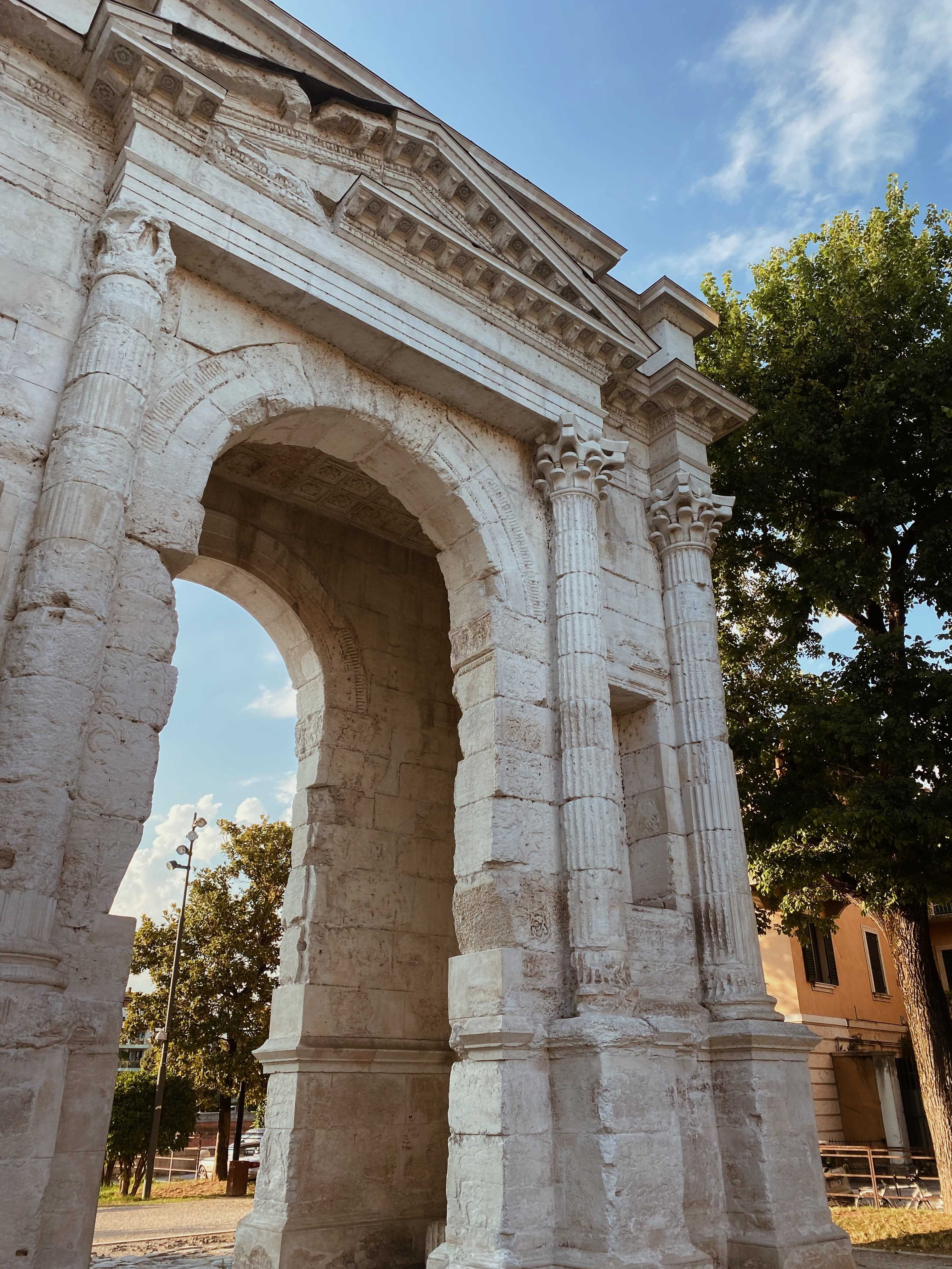 Gavi Arch, Verona