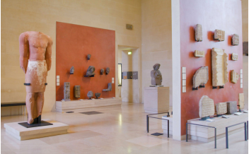 Statue-lihyanite-dArabie-saoudite-deposee-au-Musee-du-Louvre-©-Commission-for-AlUla-RCU-2022