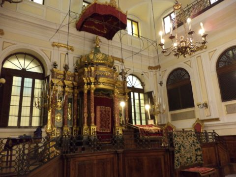 https://www.cronacheancona.it/wp-content/uploads/2023/01/20-01-2023-Sinagoga-levantina-.-Aronne-480x360.jpg